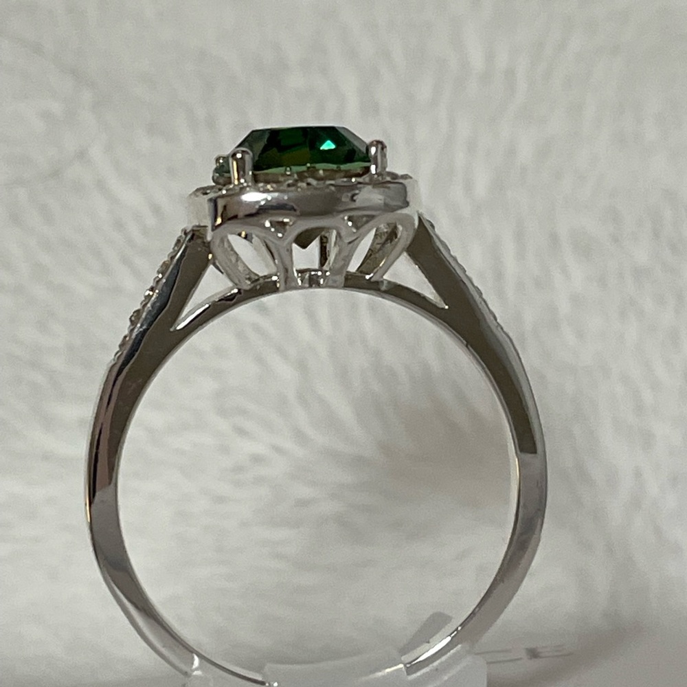 Emerald Green Crystal Ring Brilliance - Picture 3 of 9
